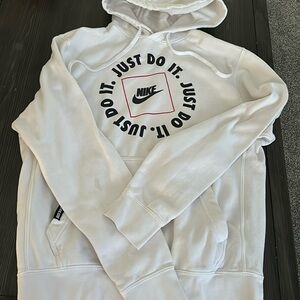 Like new Nike hoodie worn once